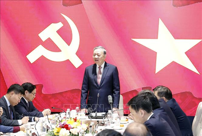 Tổng Bí thư Tô Lâm làm việc với các Đại sứ, Trưởng cơ quan đại diện Việt Nam tại nước ngoài tham dự Đại hội XIV của Đảng